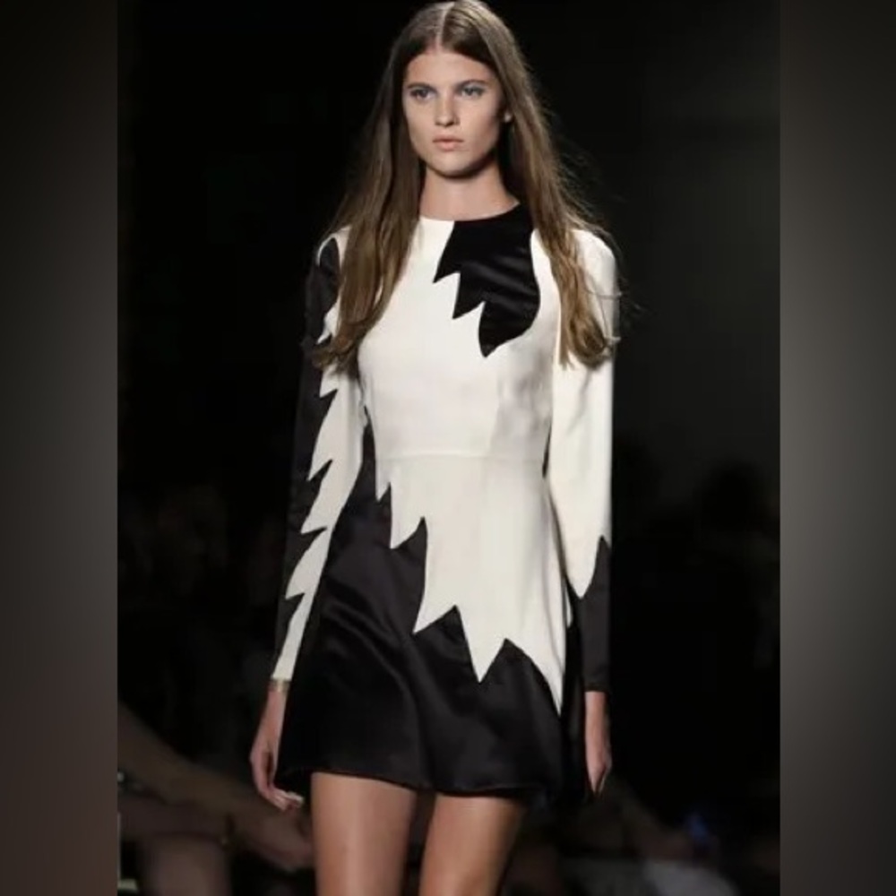 Marc Jacobs black & white Colorblock graphic long sleeve dress 4